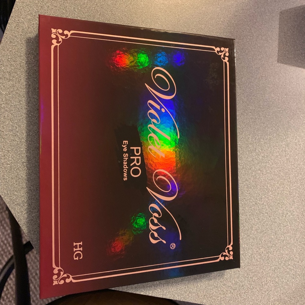 Violet Voss Pro eyeshadow palette